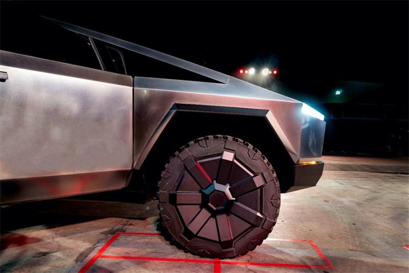 特斯拉或推MPV！Cybertruck平台打造 网友：最疯奶爸车？
