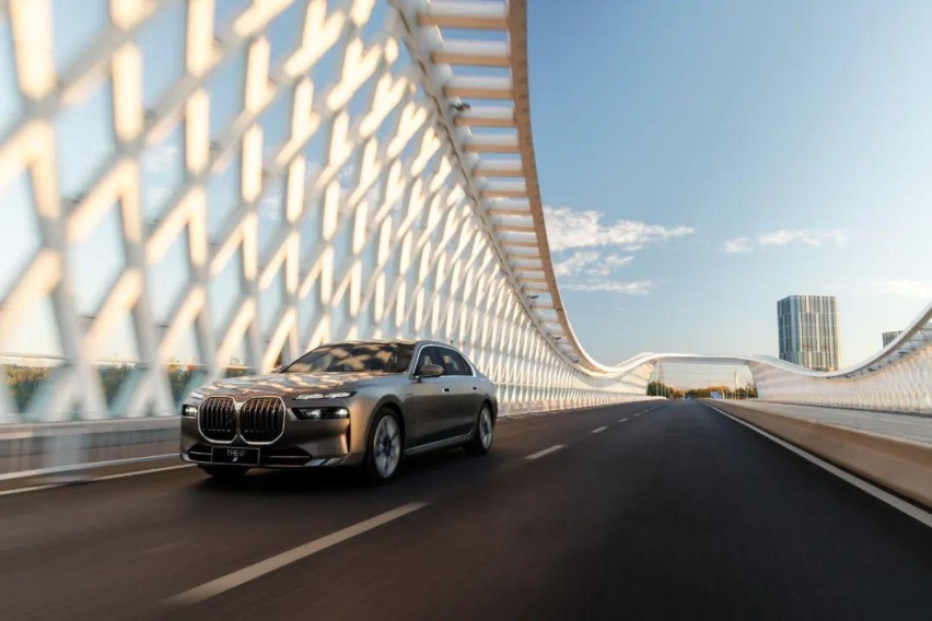 BMW i7驶向长期主义的可持续电动化未来｜Experience