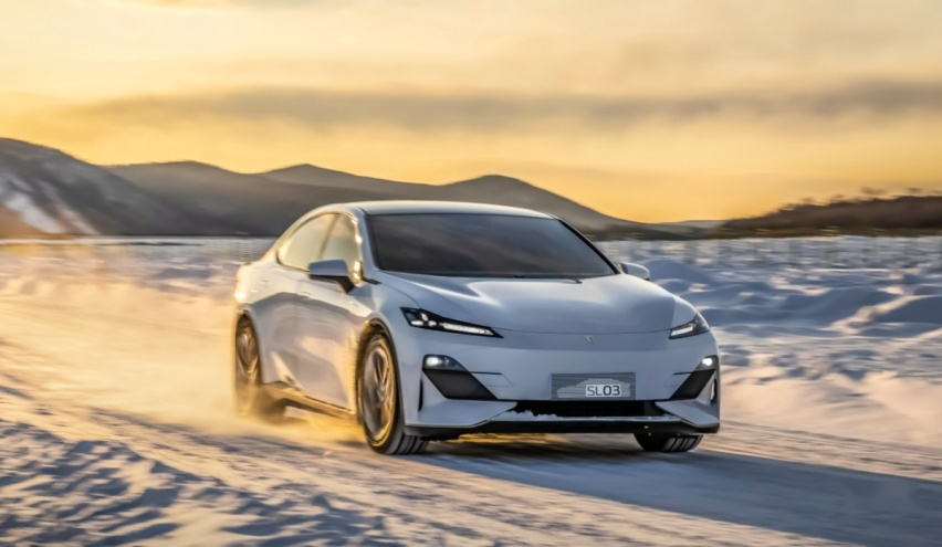 特斯拉Model 3的竞品，最高纯电续航705km，深蓝SL03产品力