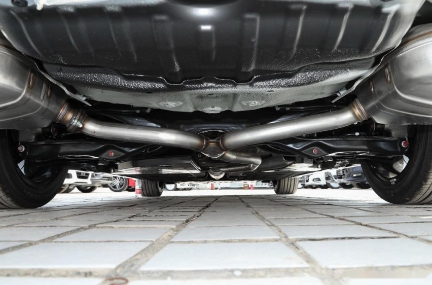2022款本田雅阁260TURBO幻夜尊贵版怎么样？操控和舒适如何取舍