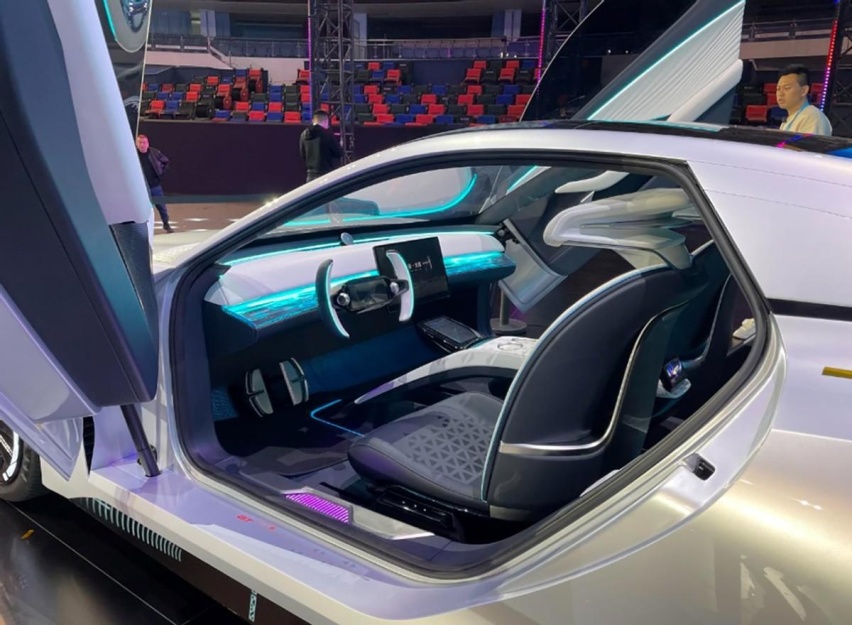 奇瑞汽车iCAR品牌：概念超跑 iCAR-GT与硬派越野iCAR 03