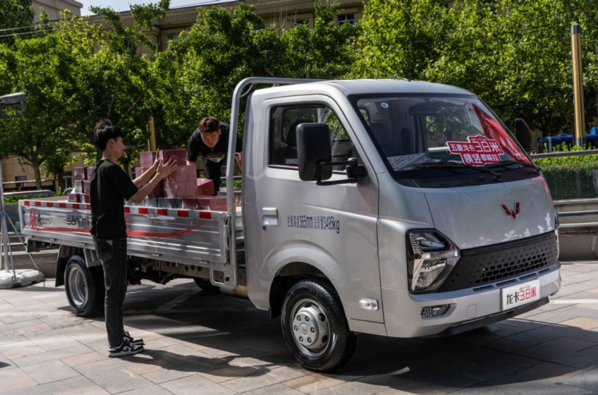 5月10日，五菱又上市一台新车，一层能装72箱矿泉水，城区不限行