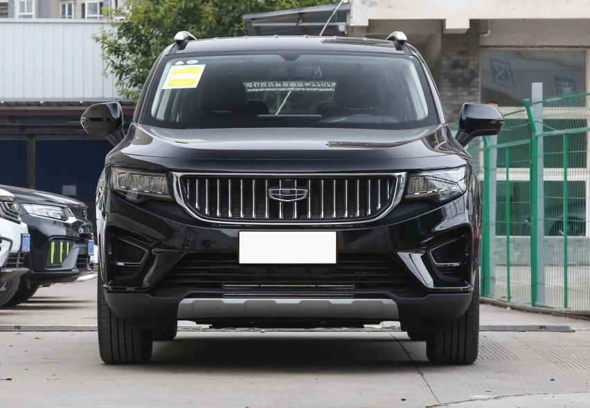 10万级的“国产版沃尔沃XC60”！全系1.8T+大7座，还有奢华内饰