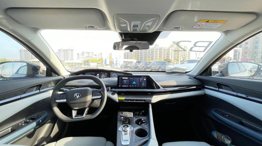试驾长安UNI-V智电iDD：安全又节能，续航1100km拒绝里程焦虑