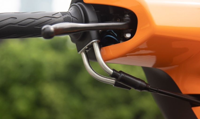 2023铃木SUI 125新车试驾：K-car风格踏板摩托车