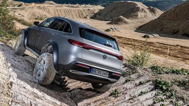 奔驰EQC4×4²概念车官图发布 电动SUV变身越野车