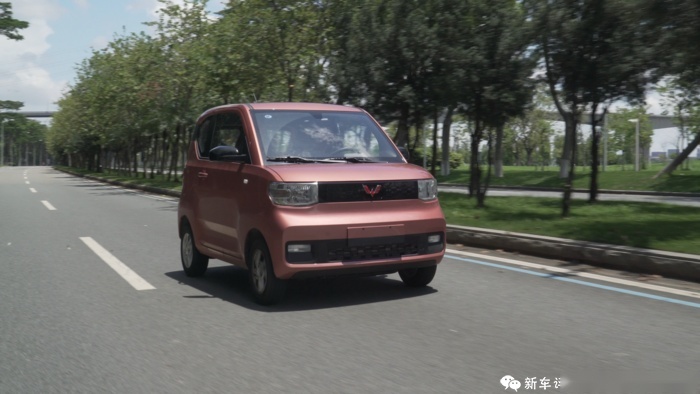 宏光MINI EV：别跟我聊诗和远方，我只懂人间烟火