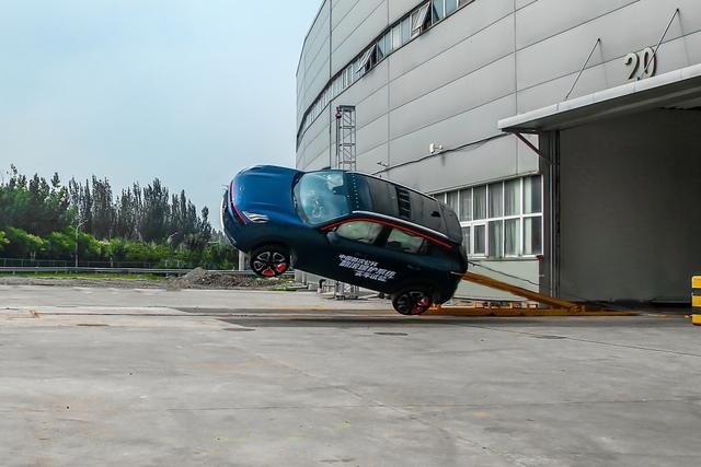 为何主打任性标签？新都市机能SUV领克06全面解读