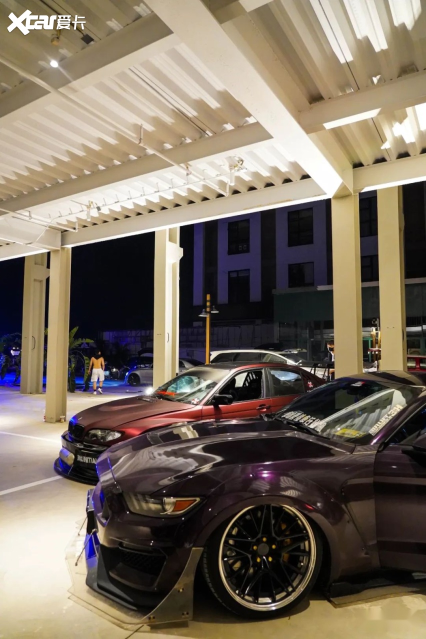 受父亲影响打造宽体福特Mustang，底盘灯让我成为
