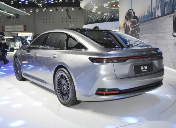 广州车展 | 一汽丰田携皇冠 SportCross、皇冠Sedan联袂