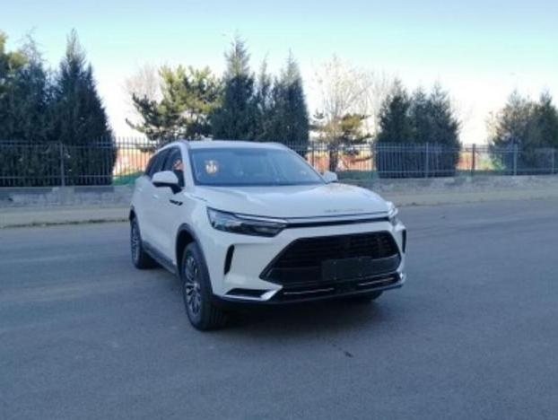 北汽在推全新次时代SUV！比瑞虎8还大，网友：翻身指日可待了