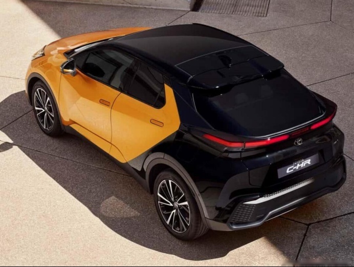 高颜值小型SUV！新增2.0L插混动力，丰田全新一代C-HR官图发布