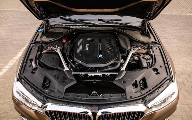 7月销量最好的4款高端轿车，月销量均破万，网友：生活富裕了