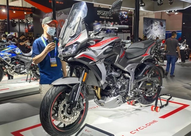 4.88万起！赛科龙RX6北京摩展正式上市 还有多款新车亮相