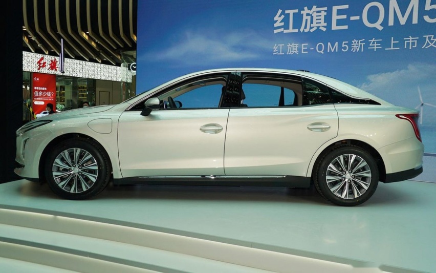 10月卖出10021辆，比海豹销量高6倍，一汽红旗E-QM5这么强的吗