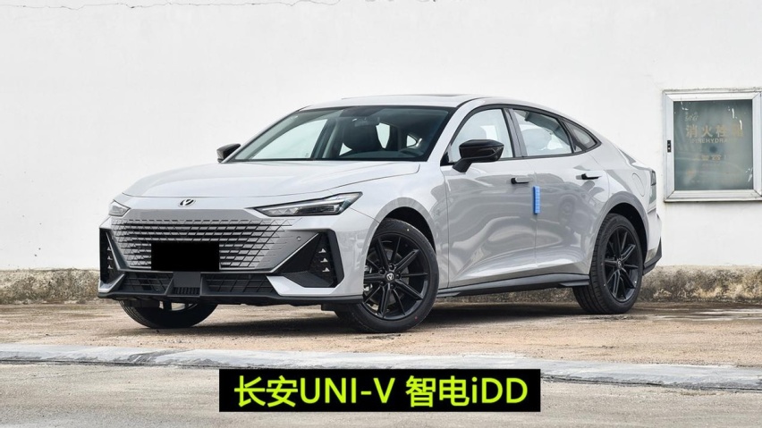 15万的插电式混动轿车会有人买吗？用户日体验长安UNI-V智电iDD