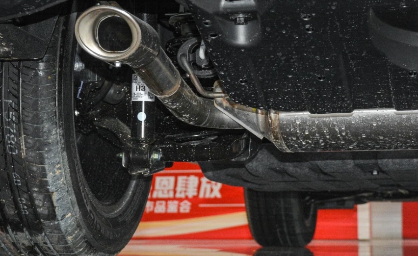 本田XR-V定位于小型SUV家用型车，空间宽敞度较强
