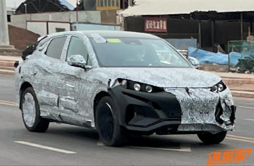 瞄准特斯拉Model Y？比亚迪海狮路试谍照曝光