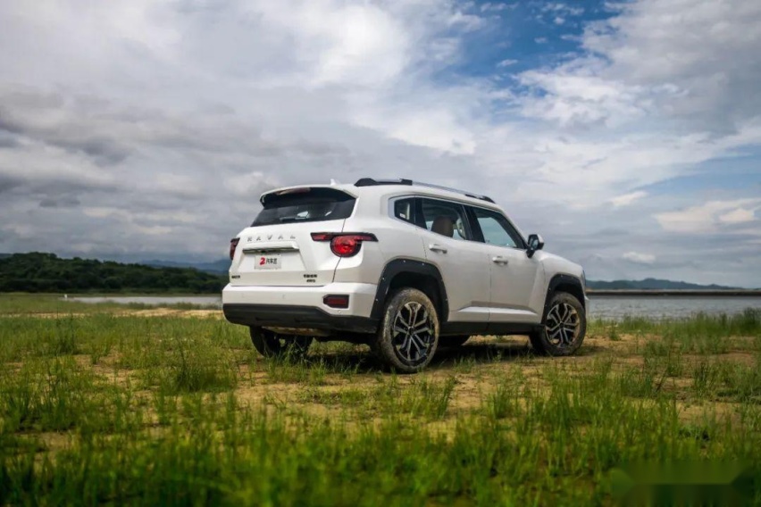 15万预算还想买后桥带锁的SUV？我提了这台同级唯一之选