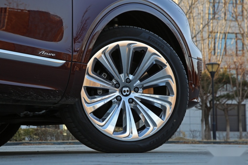 500万以内最奢华的SUV？试驾宾利添越EWB长轴距版
