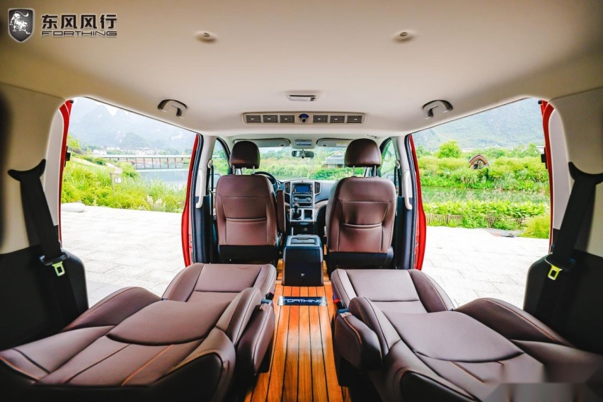十万级MPV就只能是工具车？菱智PLUS旅行版说不