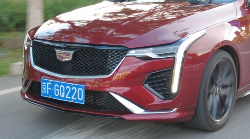2.0T+8AT+纵置后驱还不行？凯迪拉克CT4怎么才能让年轻人买单？