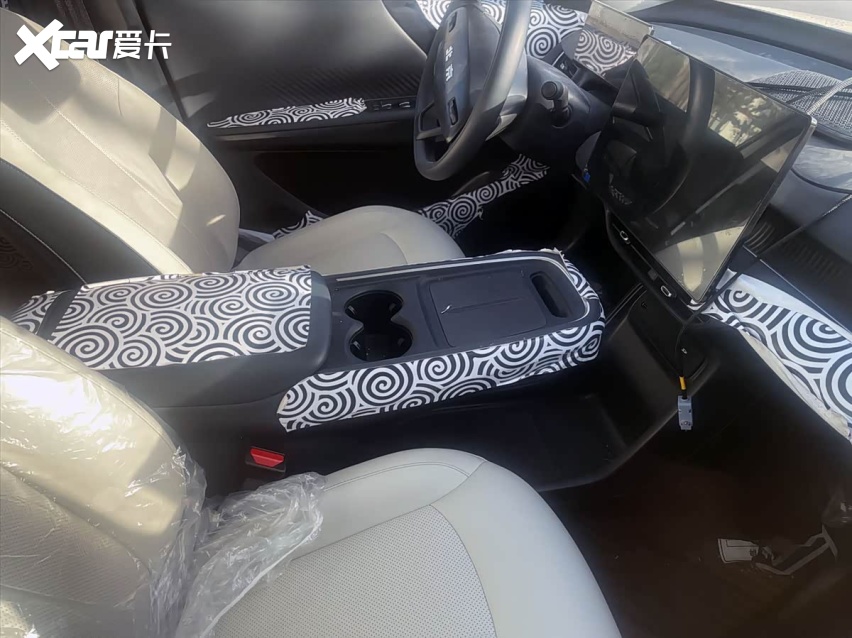 极狐S3预告图来了，定位中型车，动力一般，价格或是看点