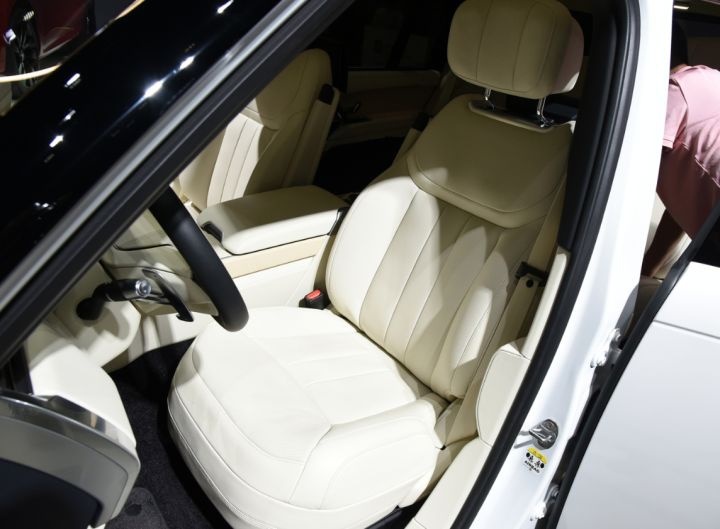 4.4T V8双涡轮，内饰壕无人性，全新路虎揽胜系列成都车展正式上市