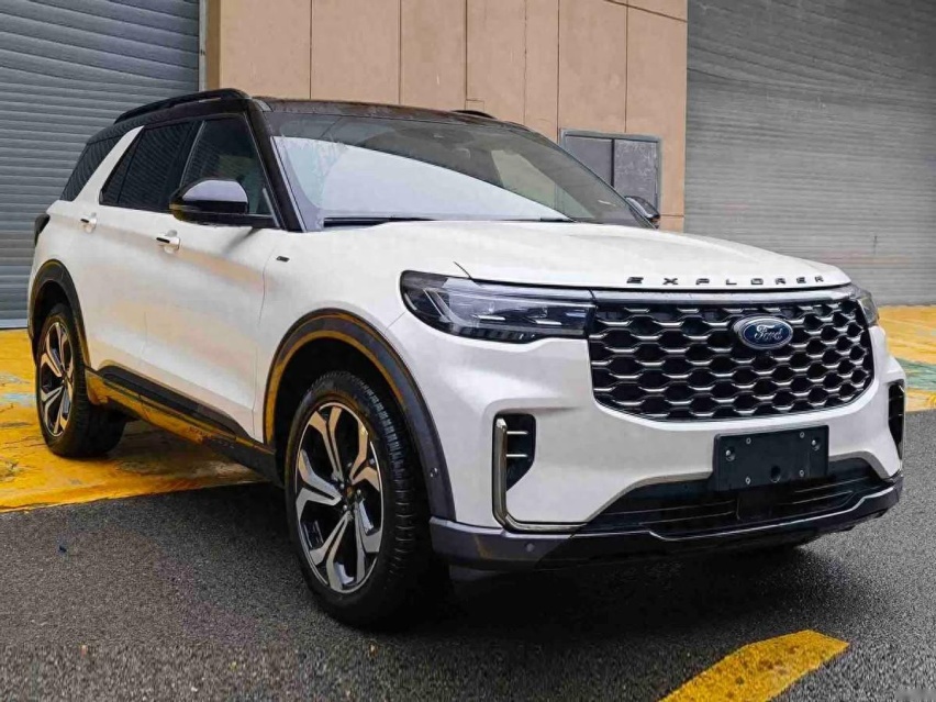 8155芯片/carplay/拖挂资质，新款福特探险者全面升级