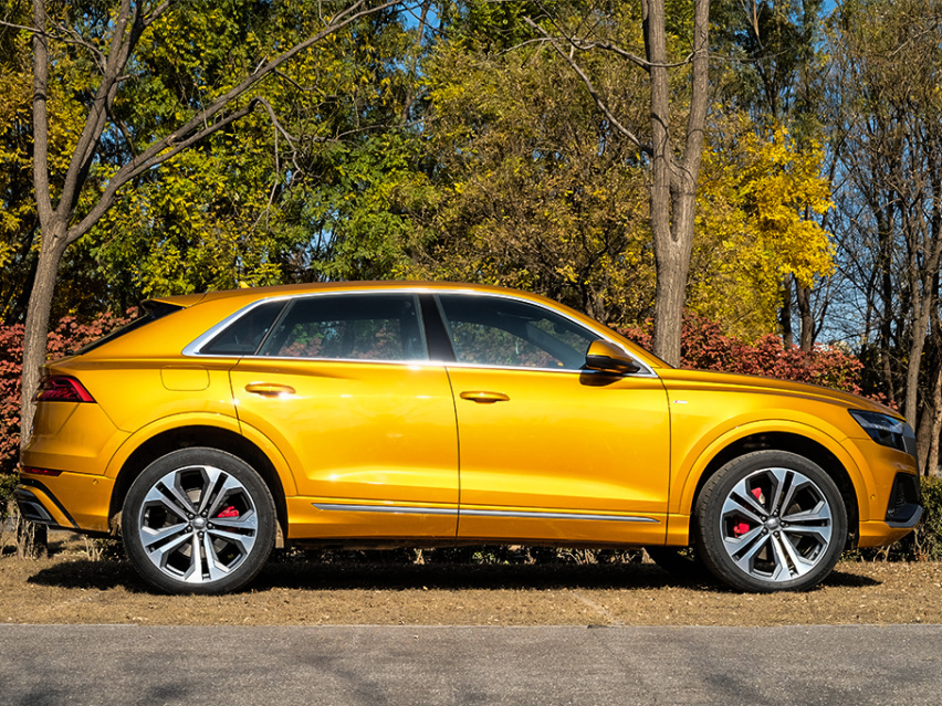 极具超跑风格的旗舰SUV：体验并解读全新奥迪Q8