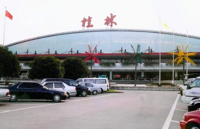 桂林两江机场停车场收费多少钱一天，机场附近有便宜的停车场吗？