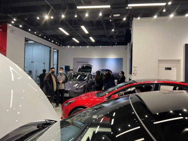 一个接一个倒下，没想到2023年初新能源车市场竟惨烈如厮