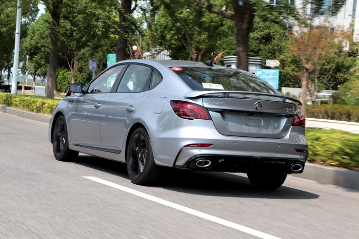 首试全新名爵6 PHEV：细节雕琢更完善，但不妨再大胆点