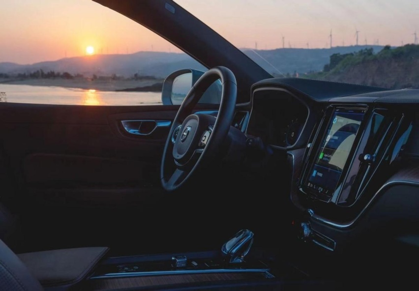 试驾沃尔沃XC60 T8版:50万级豪华SUV的性能天花板?