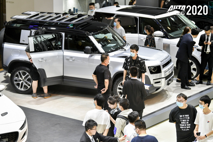 小鹏P7、全新路虎卫士、奥迪S4、两厢思域、宝马i8全新亮相