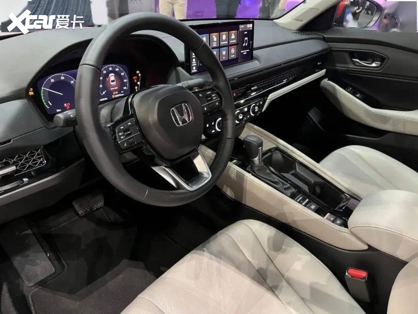 全新本田雅阁实车曝光，“返祖设计”你怎么看？