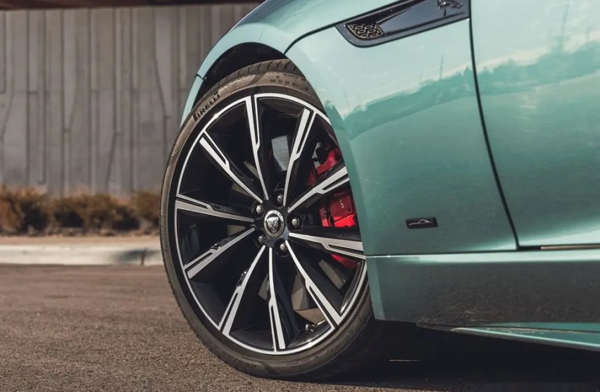 纯正英伦跑车，捷豹F-Type R75敞篷版美图发布，还有5.0升V8
