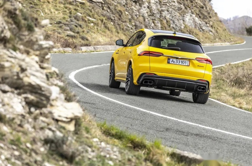 比Macan漂亮的玛莎拉蒂新SUV 3.0T+V8 预计50万起