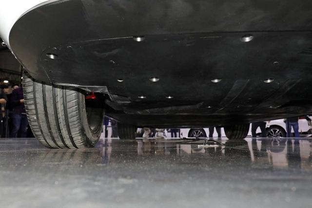 三屏联动、感应方向盘，充电5分钟续航200km，小鹏G9值得等吗