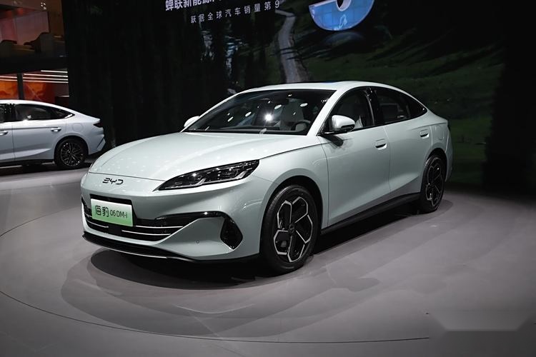 9.98万起售，比亚迪秦L正式上市，综合续航2100公里
