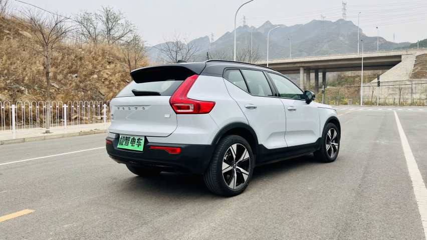 外观平平，但暗藏玄机？体验沃尔沃XC40纯电版