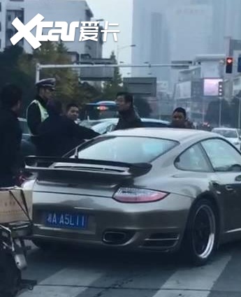 喜剧演员的座驾