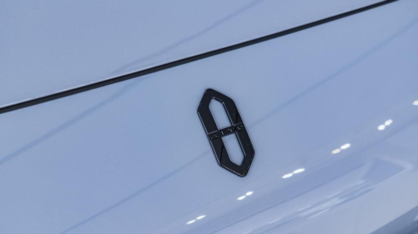 全新问界M5与特斯拉Model Y，谁将引领电动SUV新潮流？
