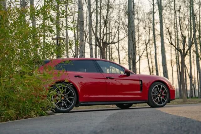 试驾保时捷Panamera GTS，那快0.1秒的信仰