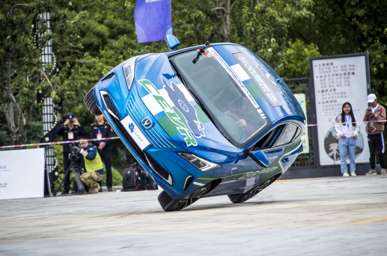 新车首秀 长安新能源逸动EV520亮剑CEVR