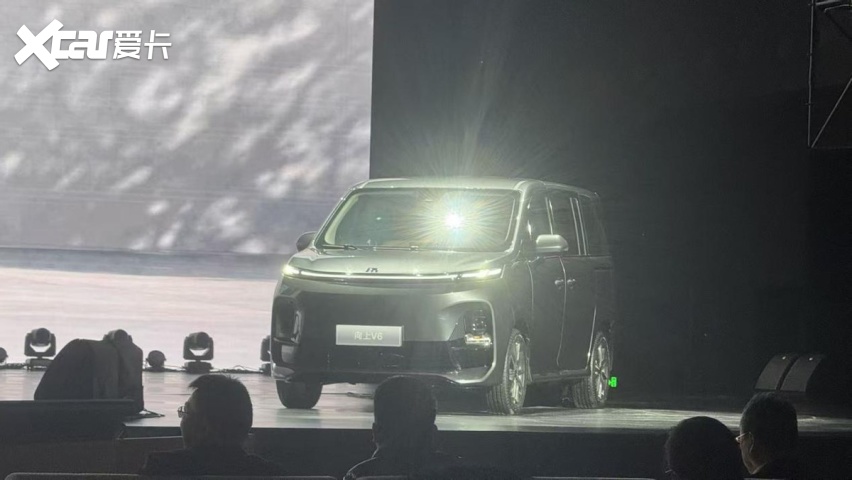 鑫源汽车品牌焕新发布：不卷“沙发”，卷向上！