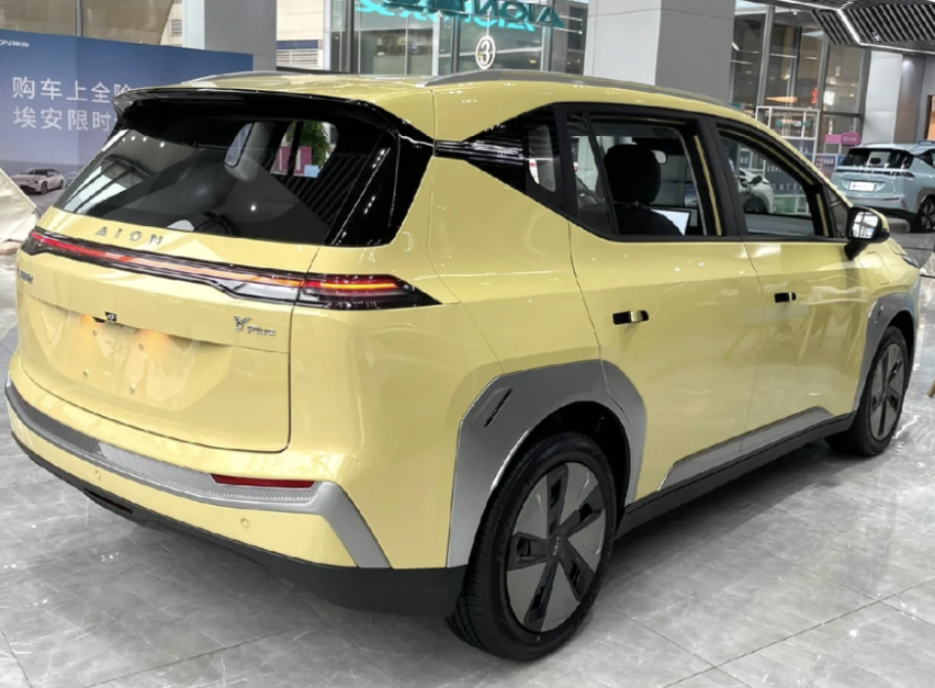 2023款广汽AION Y PLUS到店，外观小改，配置调整，续航表现