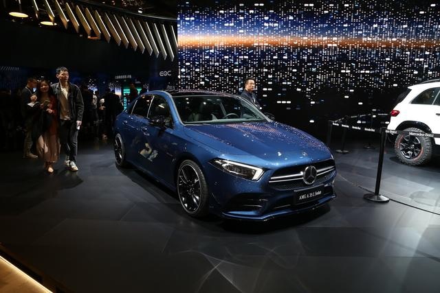 首款国产梅赛德斯-AMG A35L成都车展预售：4.9秒破百