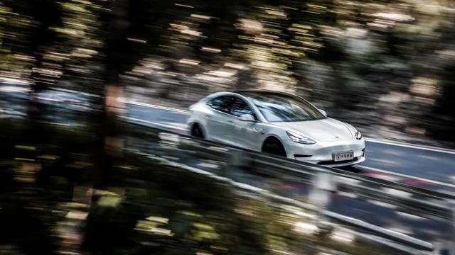 UX 300e的温度与情感，是Model 3这类新势力所给不