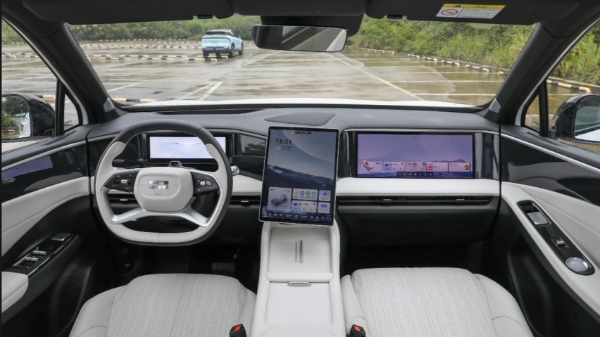 家用代步该如何抉择？哈弗二代大狗PHEV 吉利银河L7全面对比